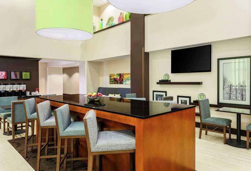 Hampton Inn & Suites Wheelingthe Highlands