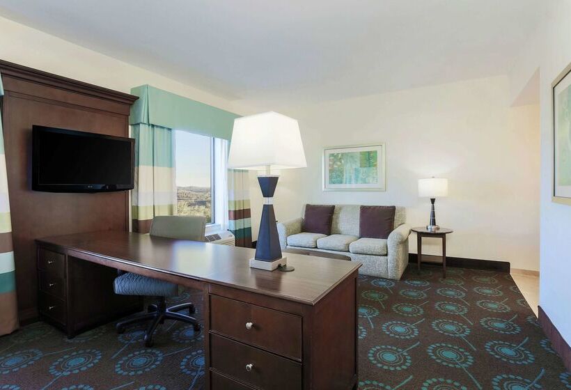 Hampton Inn & Suites Wheelingthe Highlands