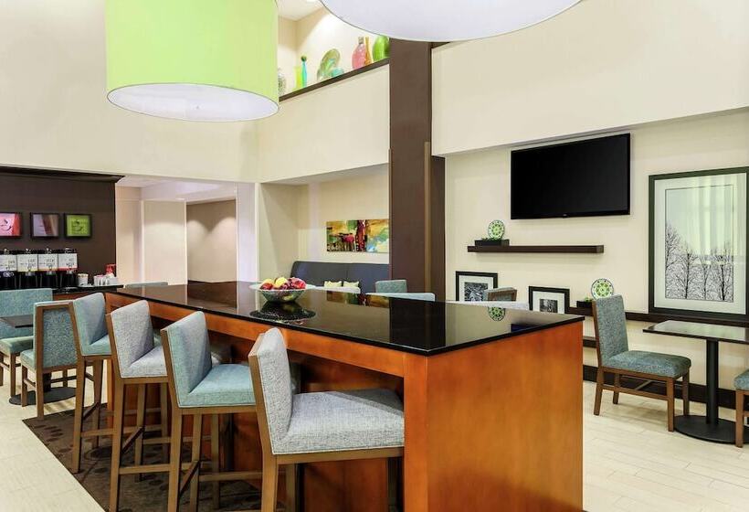 Hampton Inn & Suites Wheelingthe Highlands