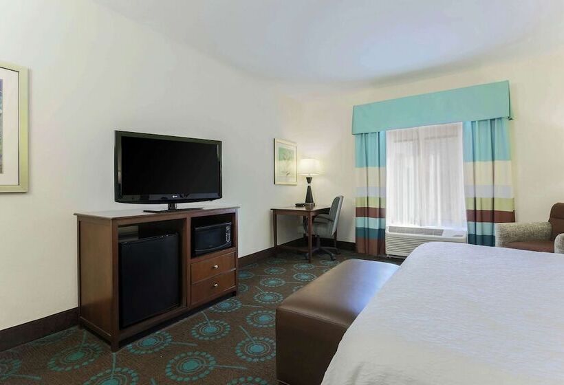 Hampton Inn & Suites Wheelingthe Highlands