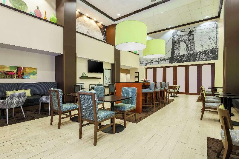 Hampton Inn & Suites Wheelingthe Highlands