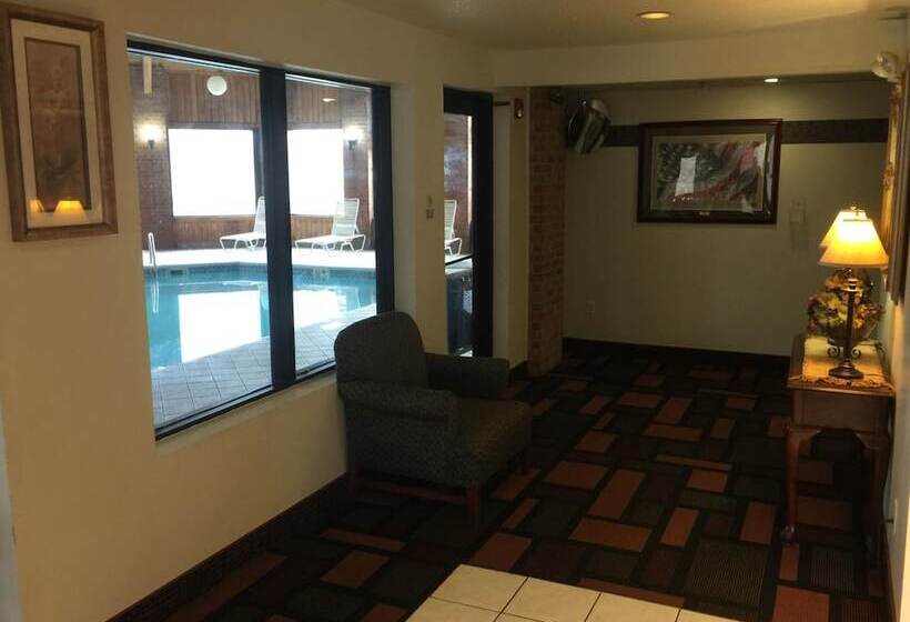 ホテル Amerihost Inn & Suites Fulton
