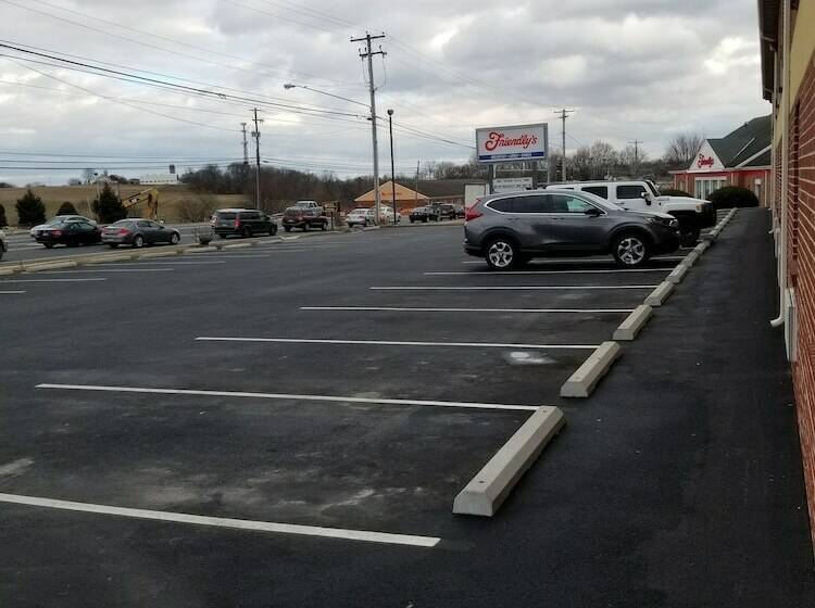 호텔 Budget Host Inn