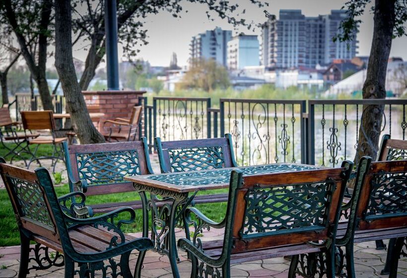 هتل Caro Horoscop