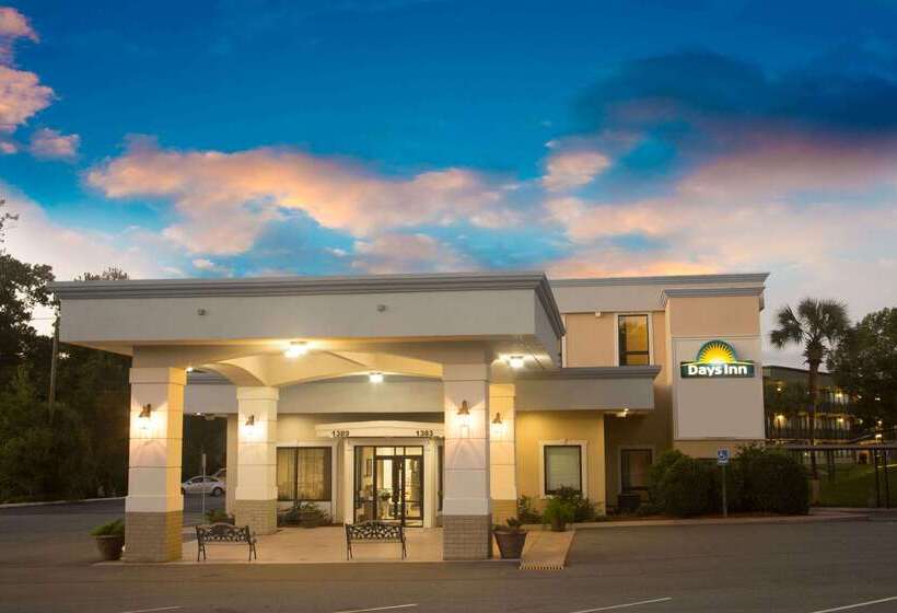 בית מלון כפרי Days Inn By Wyndham Valdosta/near Valdosta Mall