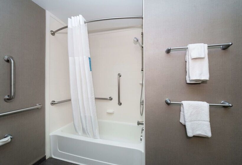 هتل Hampton Inn & Suites Greensboro/coliseum Area