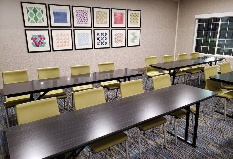 בית מלון כפרי Holiday Inn Express & Suites Lincoln City, An Ihg