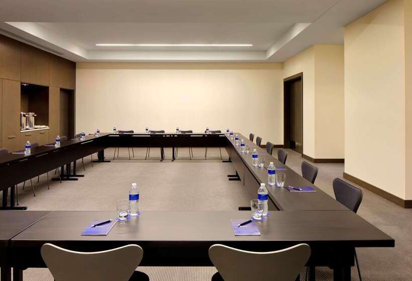 هتل Radisson Blu Mall Of America