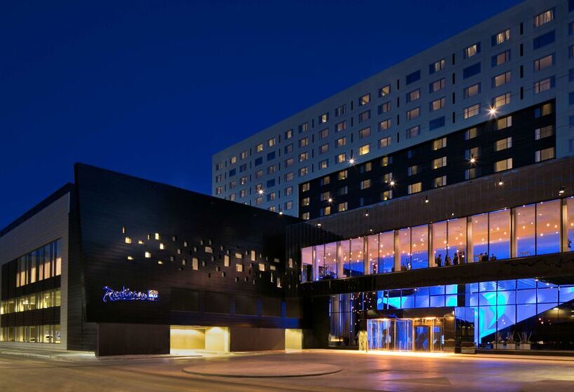 هتل Radisson Blu Mall Of America