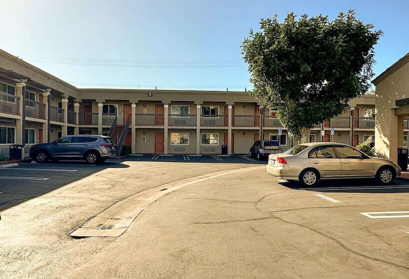 Отель Rodeway Inn South Gate  Los Angeles South