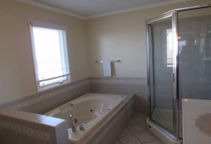 مُتل Fin  N Feather Waterside Inn By Kees Vacations