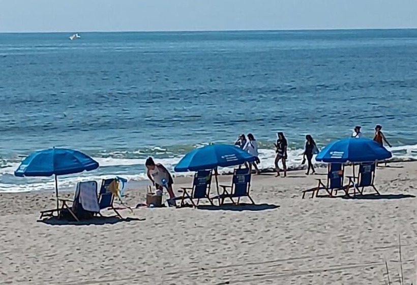 モーテル Golden Sands Oceanfront