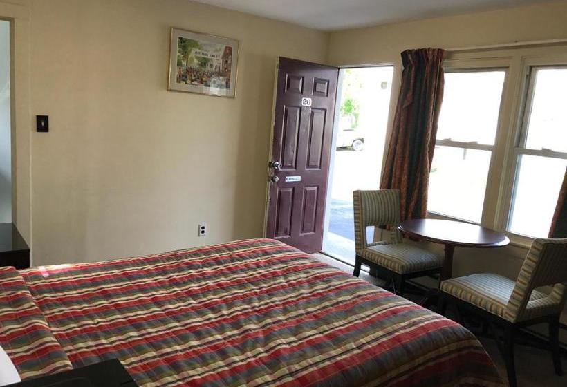 فندق على الطريق Highlander Inn