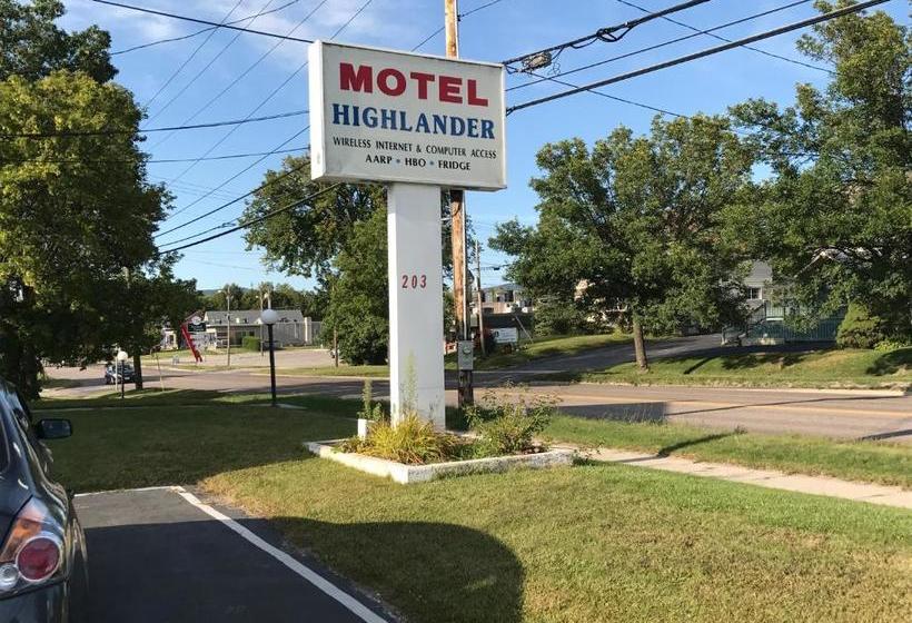 فندق على الطريق Highlander Inn