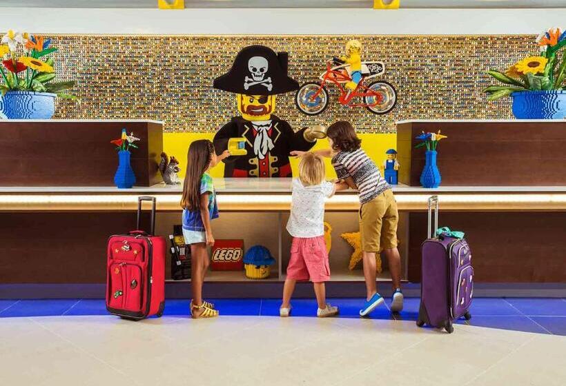 استراحتگاه Legoland California Hotel and Castle