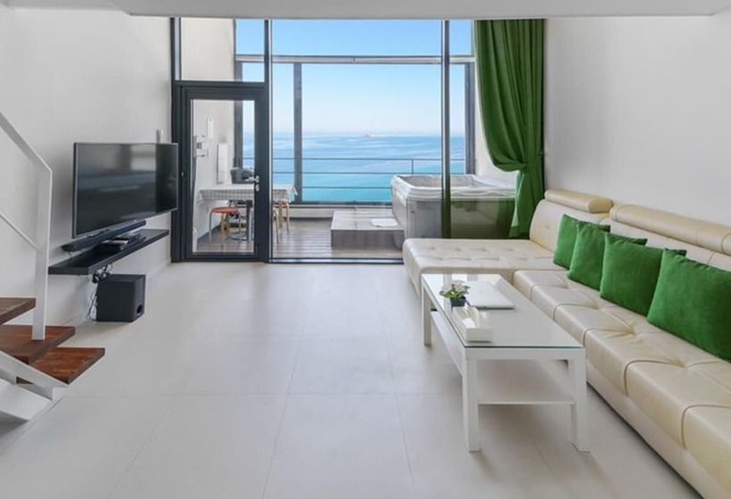 פנסיון Goseong Croton Pool Villa
