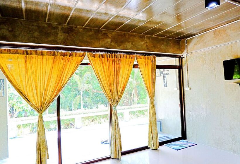 هتل Baan Lung Yod Resort Keangkrachan