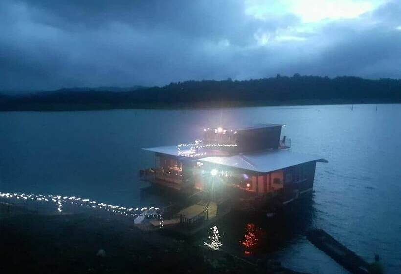 Отель Boat House Suriya