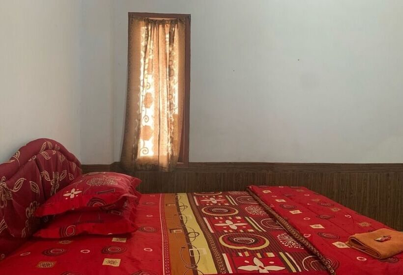 هتل Dinar Homestay