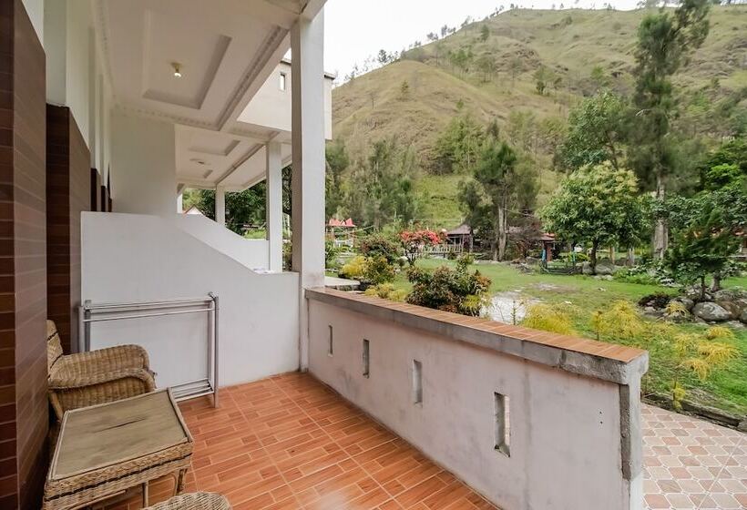 بنسيون Reddoorz Plus @ Jalan Tugu Silalahi Tongging