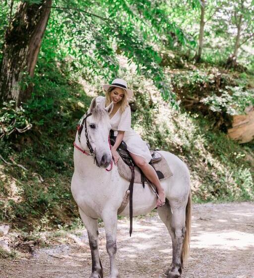 هتل 12 Months Resort & Spa