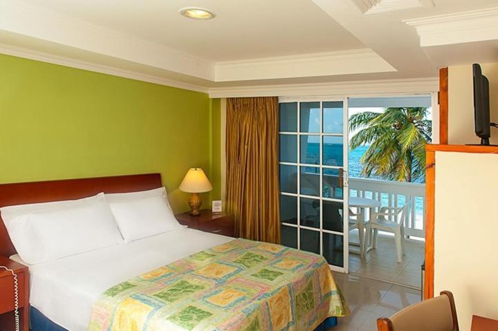 هتل Bahia Sardina