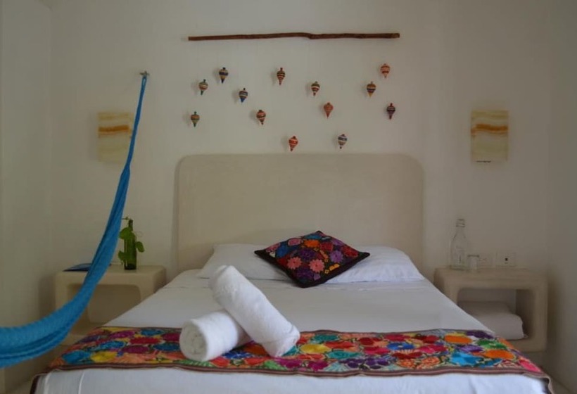 هتل Casa Iguana Holbox   Beachfront