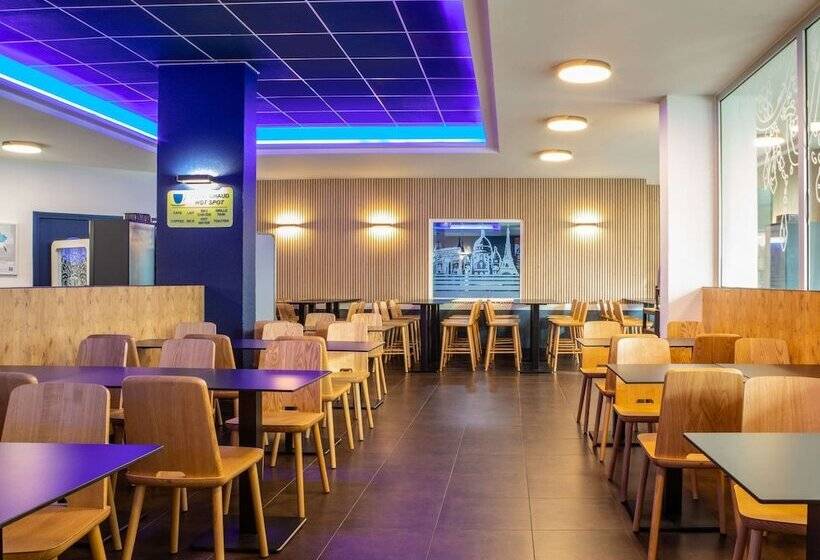هتل Ibis Budget Paris Porte De Montmartre