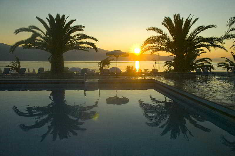 בית מלון כפרי Long Beach Resort