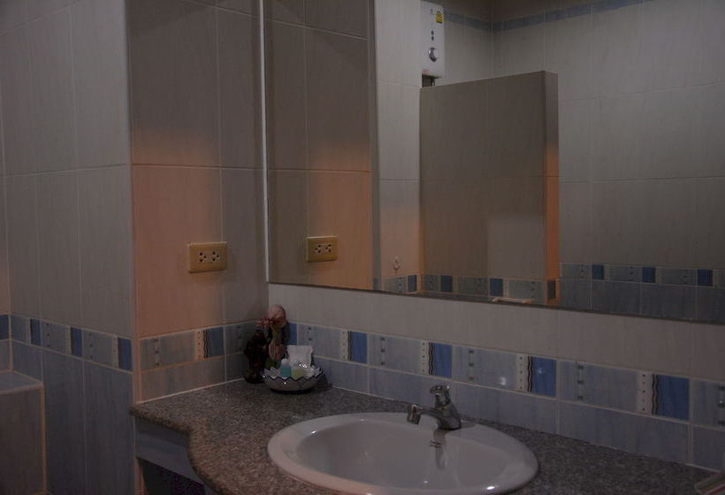 Fotos del hotel Seven Oaks Inn:  31