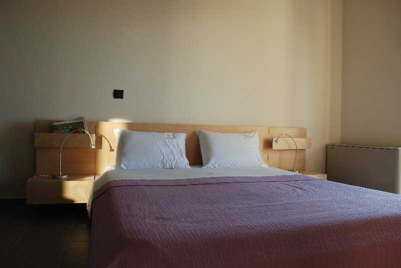 هتل Sugar & Almond Luxury Apartments