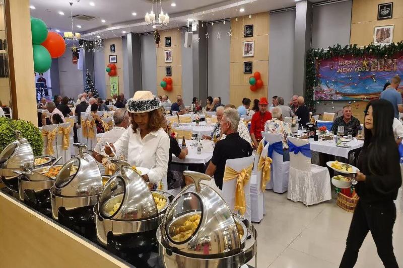 هتل The Par Phuket Sha Plus