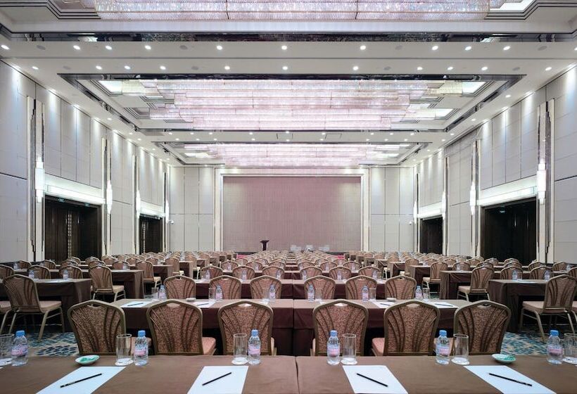 The Qube Hotel Shanghai Xinqiao