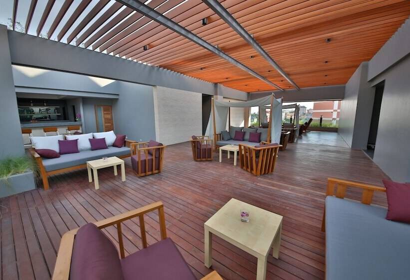 酒店 The Sun Xclusive