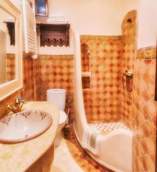 تختخواب و صبحانه Casa Hassan