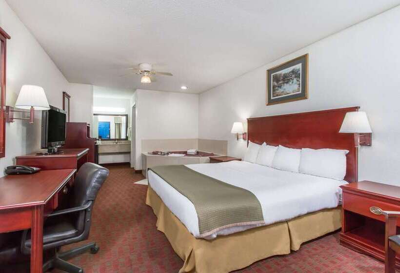 בית מלון כפרי Baymont Inn & Suites