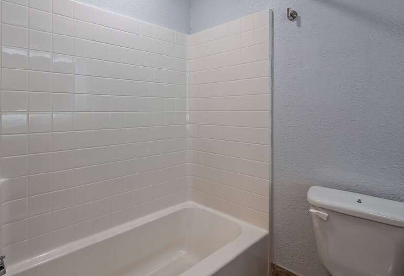 هتل Best Western Plus Appleton Airport Mall