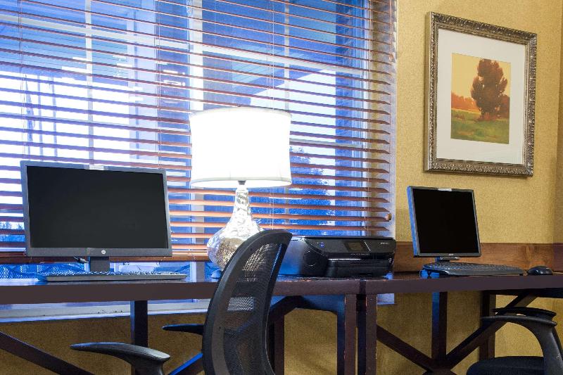 هتل Best Western Plus Appleton Airport Mall