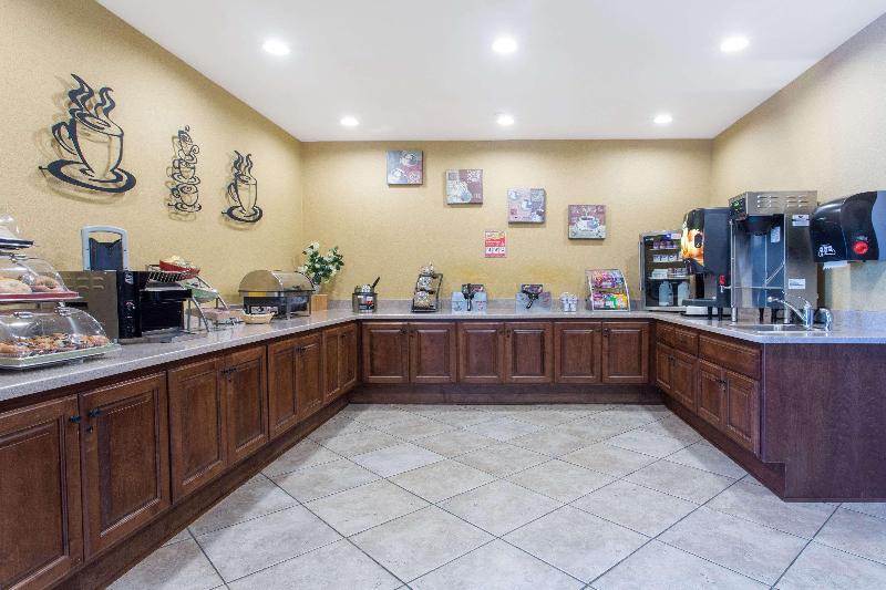 هتل Best Western Plus Appleton Airport Mall