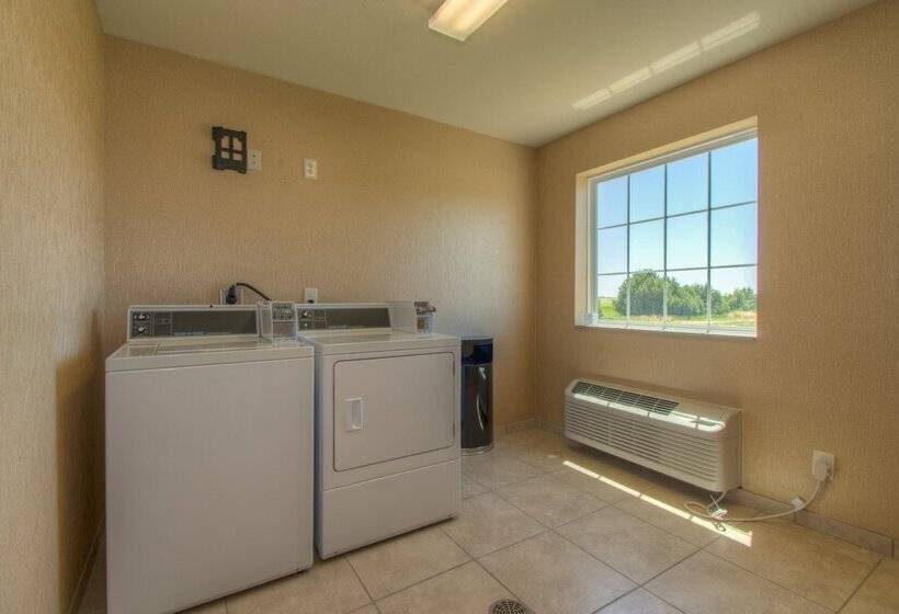 Отель Cobblestone Inn & Suites   Holyoke