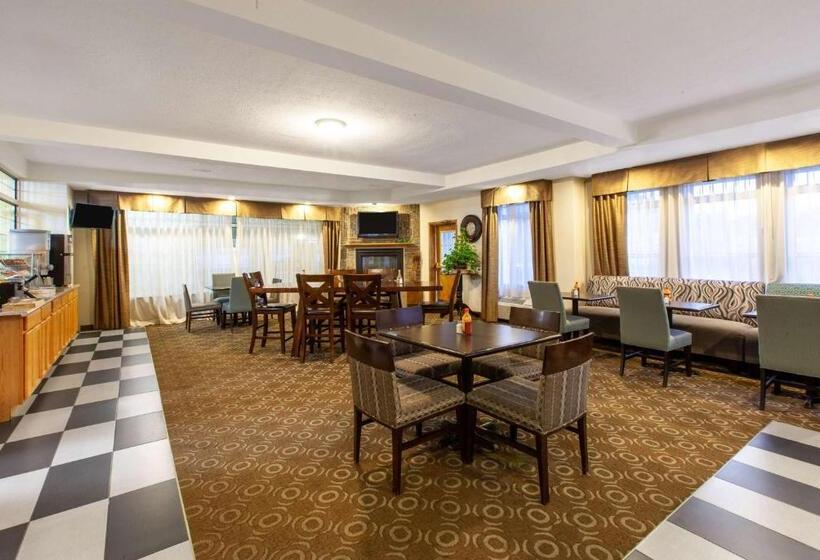 בית מלון כפרי Days Inn By Wyndham Petoskey