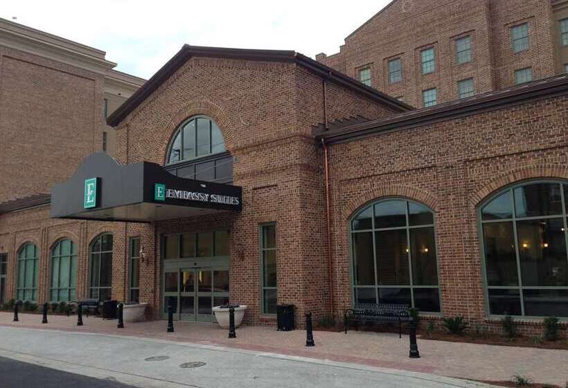 هتل Embassy Suites By Hilton Savannah Historic District