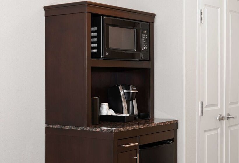 هتل Hilton Garden Inn Midland