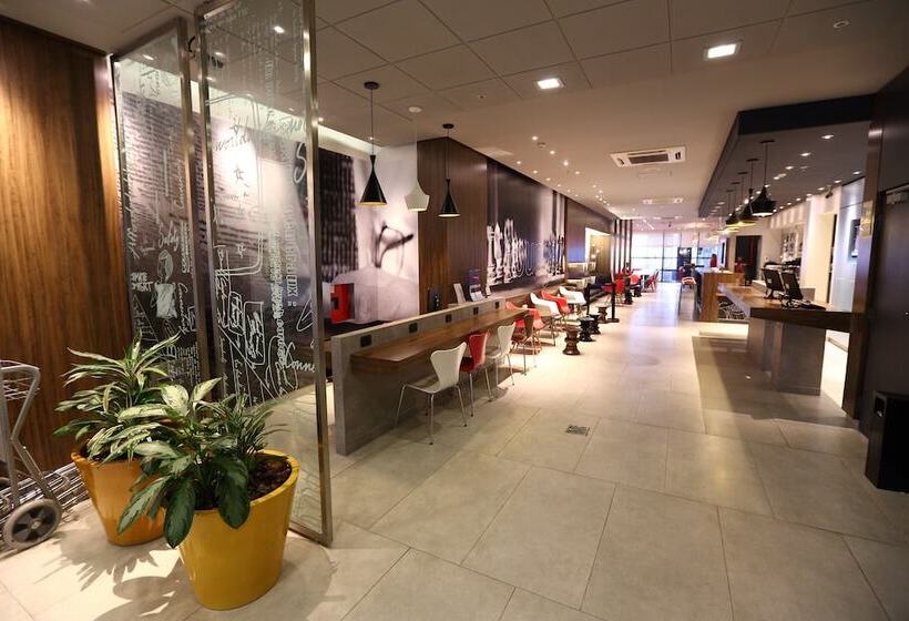هتل Ibis Buenos Aires Obelisco