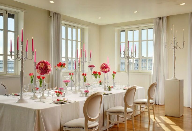هتل Palazzo Montemartini Rome, A Radisson Collection
