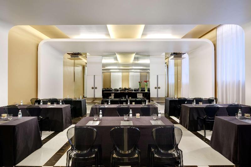 هتل Palazzo Montemartini Rome, A Radisson Collection