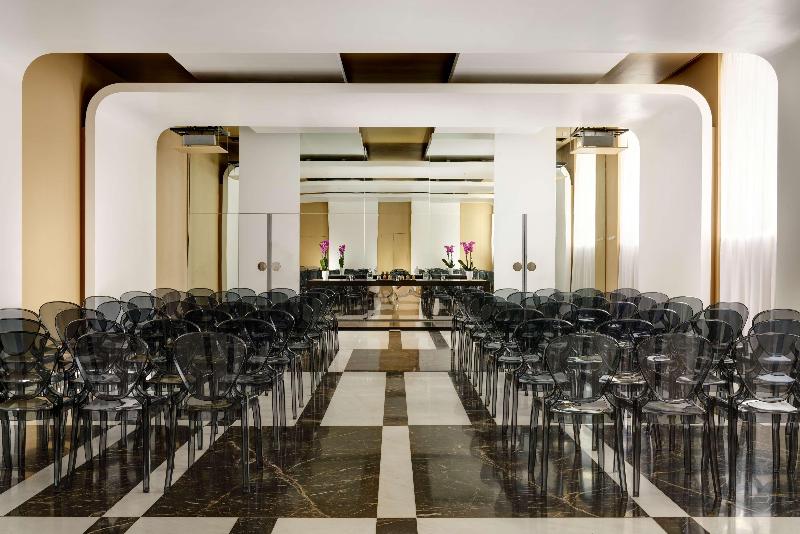 هتل Palazzo Montemartini Rome, A Radisson Collection