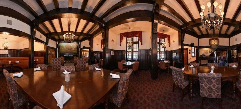 هتل روستایی Red Coach Inn