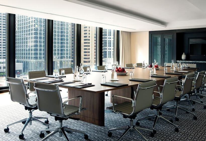 هتل The Langham, Chicago