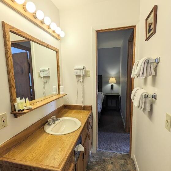 ホテル Western Riviera Lakeside Lodging